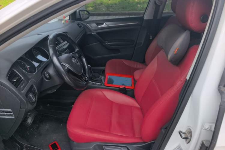 Used Volkswagen Golf 2014 1.4TSI Automatic Comfort Model Left Front Seat