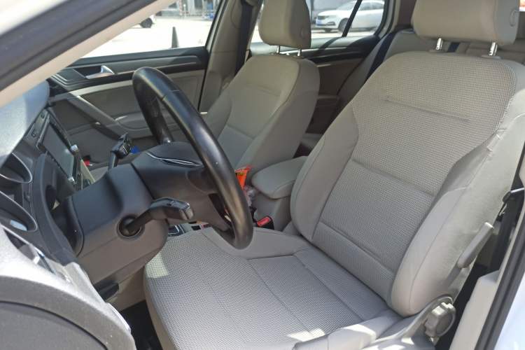 Used Volkswagen Golf 2014 1.6L Automatic Comfort Model Left Front Seat