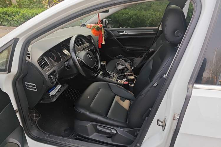 Used Volkswagen Golf 2014 1.4TSI Automatic Comfort Model Left Front Seat