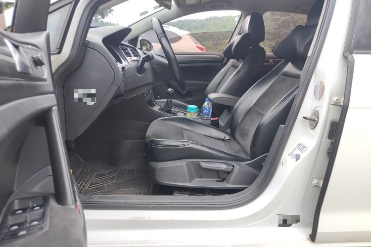 Used Volkswagen Golf 2014 1.6L Manual Fashion Edition Left Front Seat
