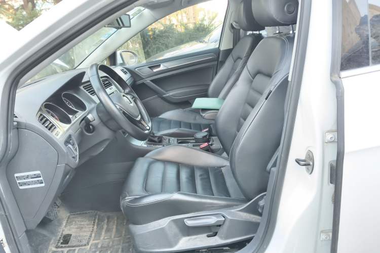 Used Volkswagen Golf 2014 1.4TSI Automatic Luxury Model Left Front Seat