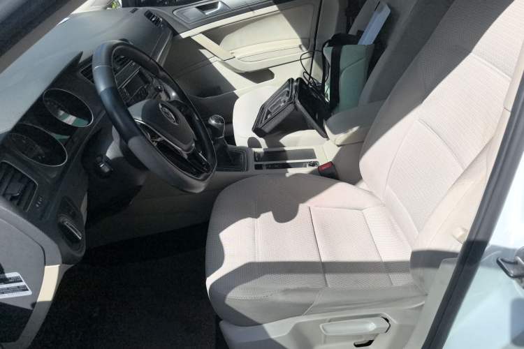Used Volkswagen Golf 2014 1.4 TSI Manual Comfort Model Left Front Seat