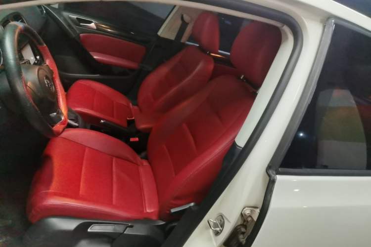 Used Volkswagen Golf 2014 1.6L Automatic Comfort Model Left Front Seat