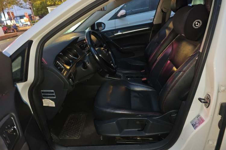 Used Volkswagen Golf 2014 1.6L Automatic Comfort Model Left Front Seat