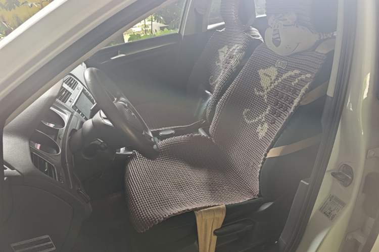 Used Volkswagen Golf 2014 1.6L Automatic Fashion Model Left Front Seat