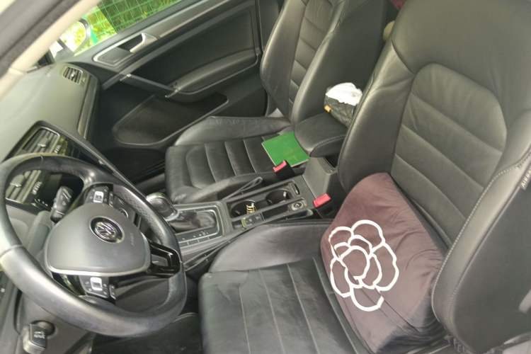 Used Volkswagen Golf 2014 1.4TSI Automatic Luxury Model Left Front Seat