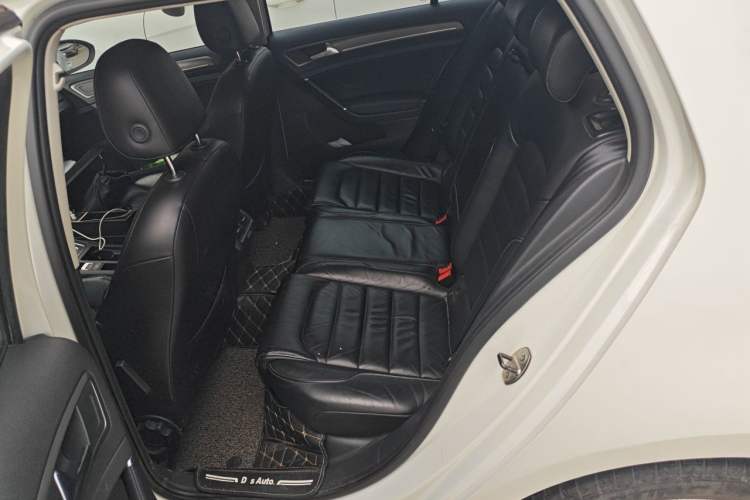 Used Volkswagen Golf 2014 1.6L Automatic Comfort Model Left Rear Seat