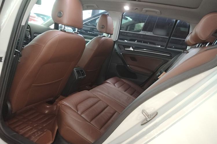 Used Volkswagen Golf 2014 1.4TSI Luxury Travel Edition Left Rear Seat