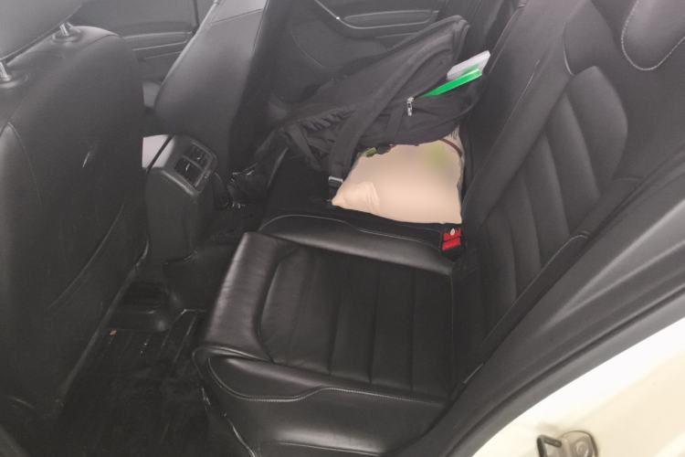 Used Volkswagen Golf 2014 1.6L Automatic Comfort Model Left Rear Seat