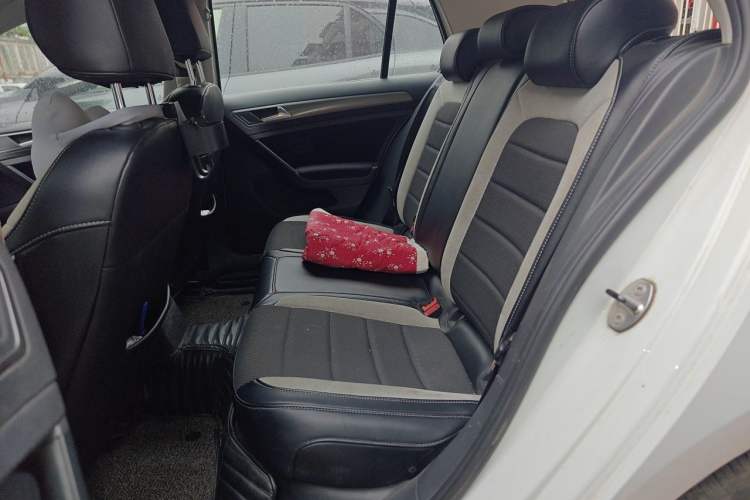 Used Volkswagen Golf 2014 1.6L Manual Fashion Edition Left Rear Seat
