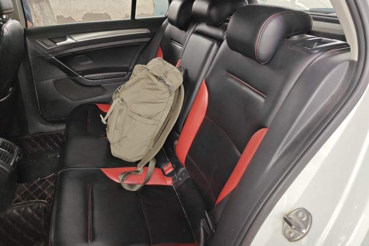 Used Volkswagen Golf 2014 1.4TSI Automatic Comfort Model Left Rear Seat