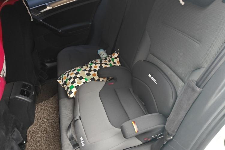 Used Volkswagen Golf 2014 1.6L Automatic Comfort Model Left Rear Seat