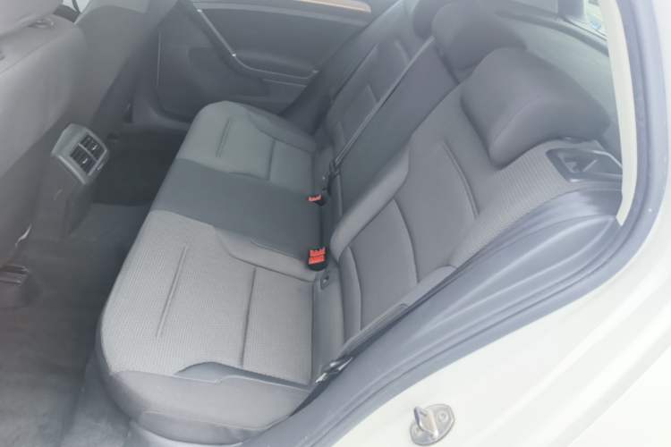 Used Volkswagen Golf 2014 1.6L Automatic Comfort Model Left Rear Seat