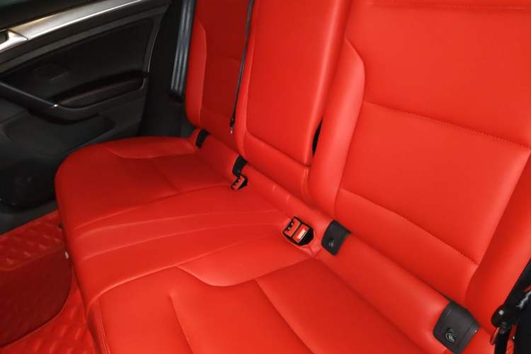 Used Volkswagen Golf 2014 1.6L Automatic Comfort Model Left Rear Seat