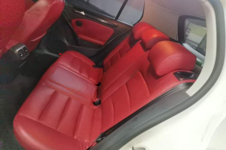 Used Volkswagen Golf 2014 1.6L Automatic Comfort Model Left Rear Seat