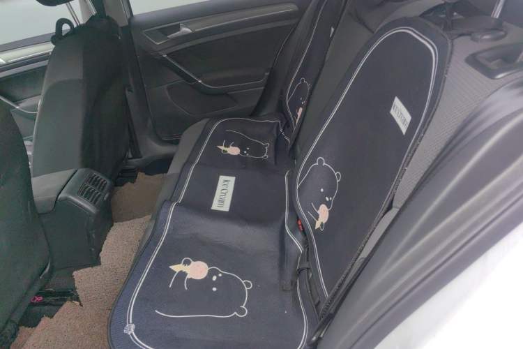Used Volkswagen Golf 2014 1.6L Automatic Comfort Model Left Rear Seat