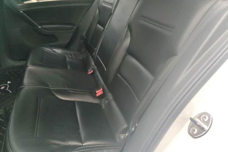 Used Volkswagen Golf 2014 1.6L Automatic Comfort Model Left Rear Seat