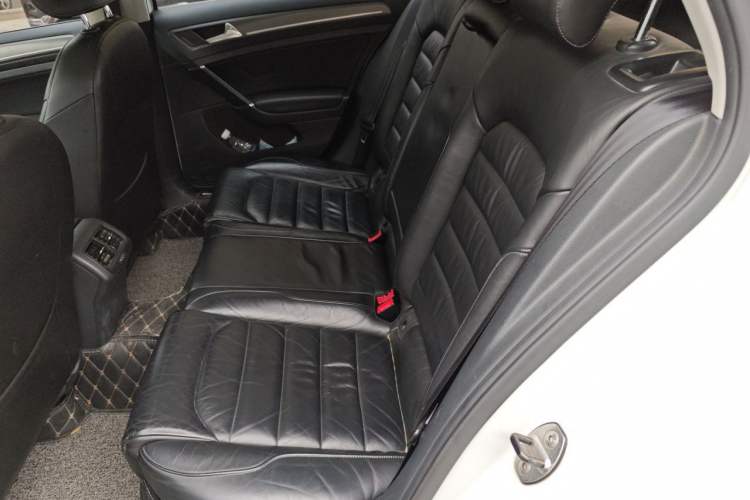 Used Volkswagen Golf 2014 1.6L Automatic Comfort Model Left Rear Seat