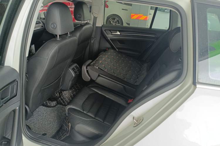 Used Volkswagen Golf 2014 1.4TSI Luxury Travel Edition Left Rear Seat