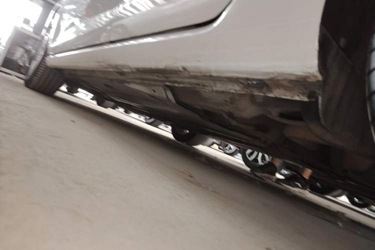 Used Volkswagen Golf 2014 1.4TSI Luxury Travel Edition Left Side Sill