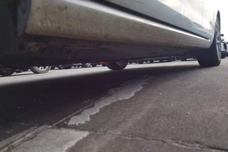 Used Volkswagen Golf 2014 1.4TSI Luxury Travel Edition Left Side Sill