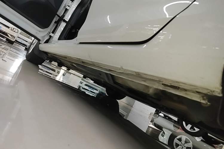 Used Volkswagen Golf 2014 1.6L Automatic Fashion Model Left Side Sill