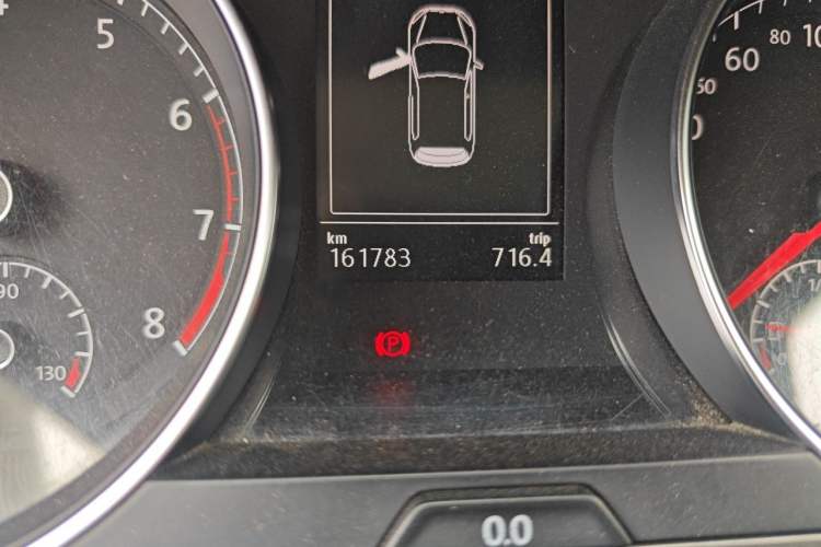 Used Volkswagen Golf 2014 1.6L Automatic Comfort Model Odometer Close Up