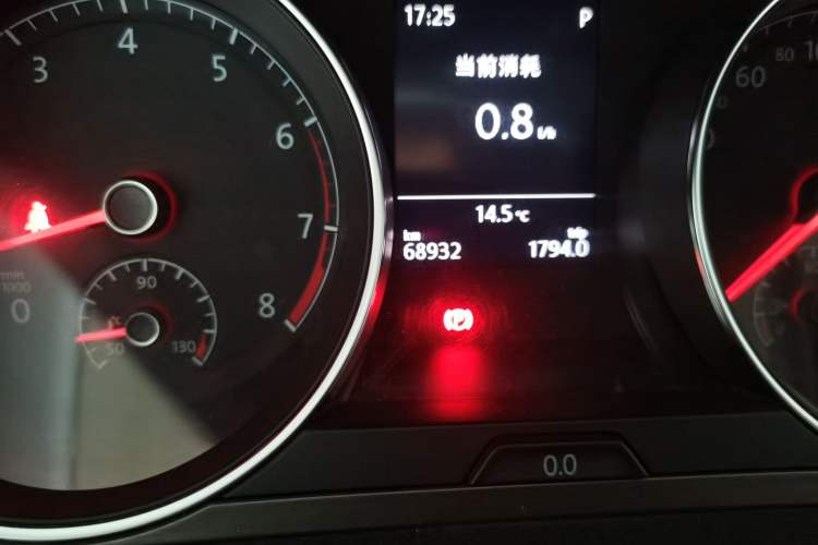 Used Volkswagen Golf 2014 1.6L Automatic Comfort Model Odometer Close Up