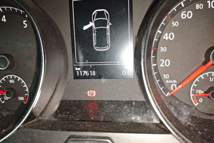 Used Volkswagen Golf 2014 1.6L Automatic Comfort Model Odometer Close Up