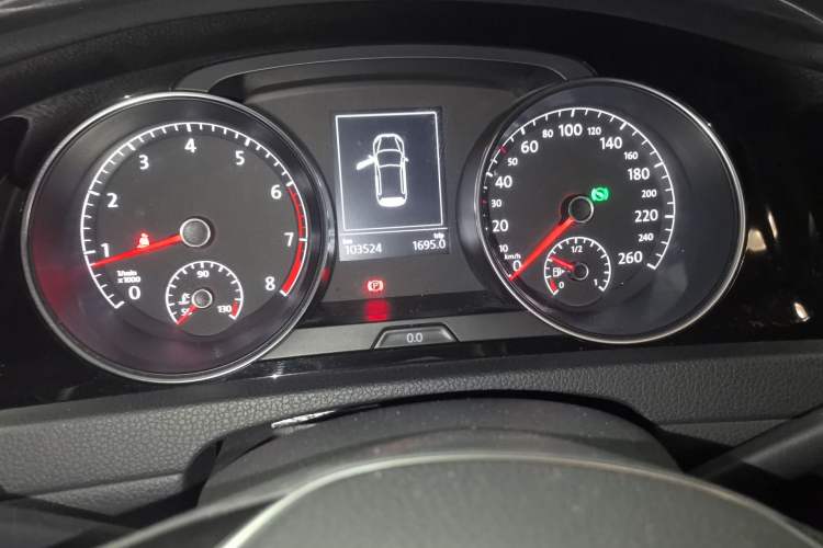 Used Volkswagen Golf 2014 1.4TSI Automatic Flagship Model Odometer Close Up