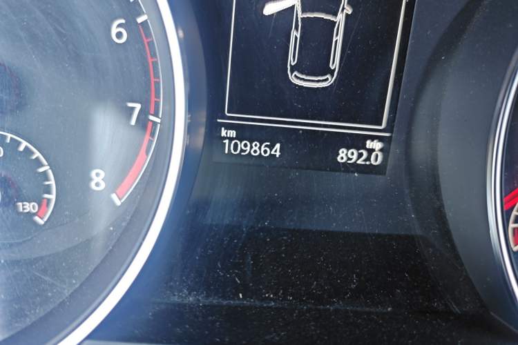 Used Volkswagen Golf 2014 1.6L Automatic Comfort Model Odometer Close Up