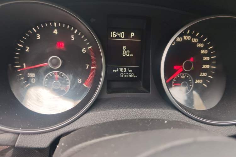 Used Volkswagen Golf 2014 1.6L Automatic Comfort Model Odometer Close Up