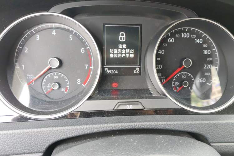 Used Volkswagen Golf 2014 1.4TSI Luxury Travel Edition Odometer Close Up