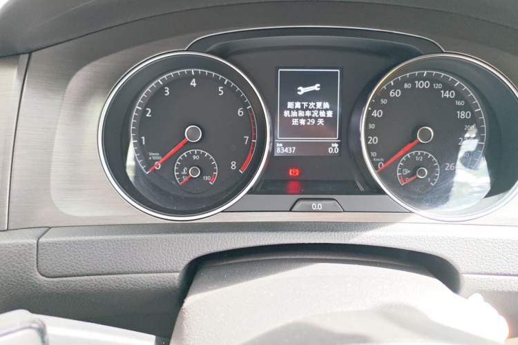 Used Volkswagen Golf 2014 1.4TSI Automatic Comfort Model Odometer Close Up