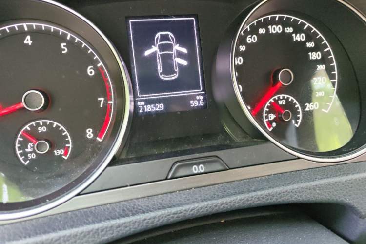 Used Volkswagen Golf 2014 1.6L Automatic Comfort Model Odometer Close Up