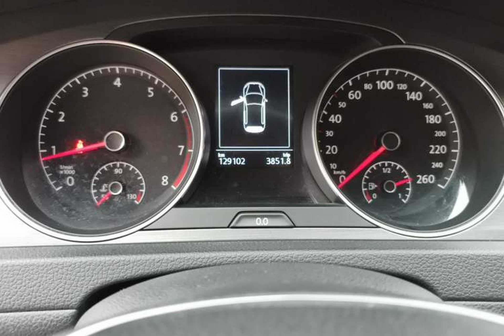 Used Volkswagen Golf 2014 1.4TSI Automatic Comfort Model Odometer Close Up