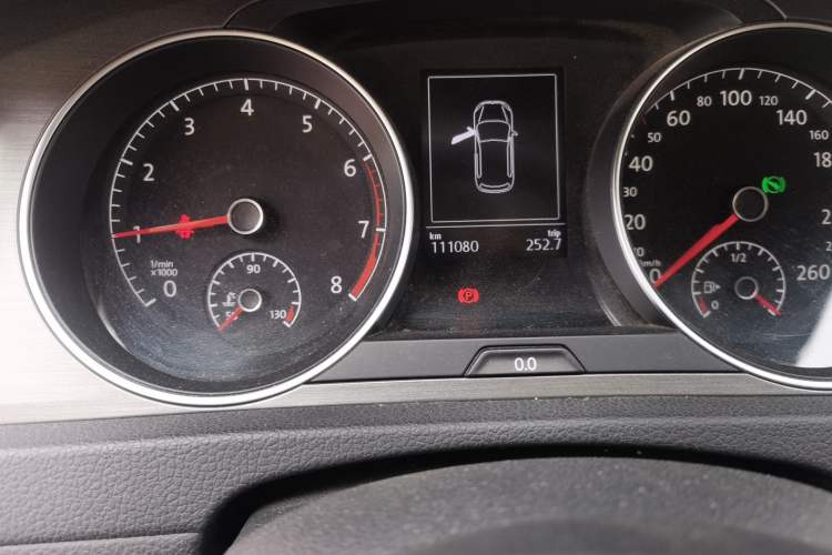 Used Volkswagen Golf 2014 1.6L Automatic Comfort Model Odometer Close Up