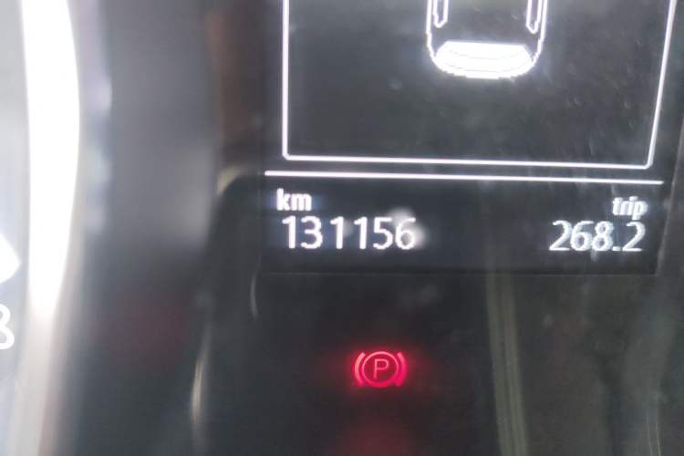 Used Volkswagen Golf 2014 1.4TSI Automatic Comfort Model Odometer Close Up
