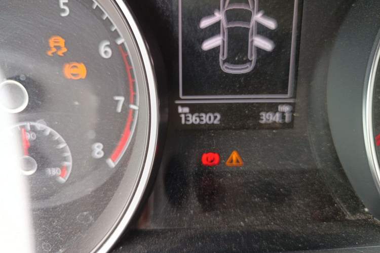 Used Volkswagen Golf 2014 1.6L Automatic Comfort Model Odometer Close Up