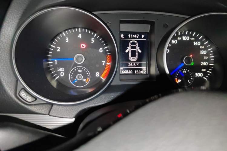 Used Volkswagen Golf 2014 2.0 TSI R Convertible Odometer Close Up