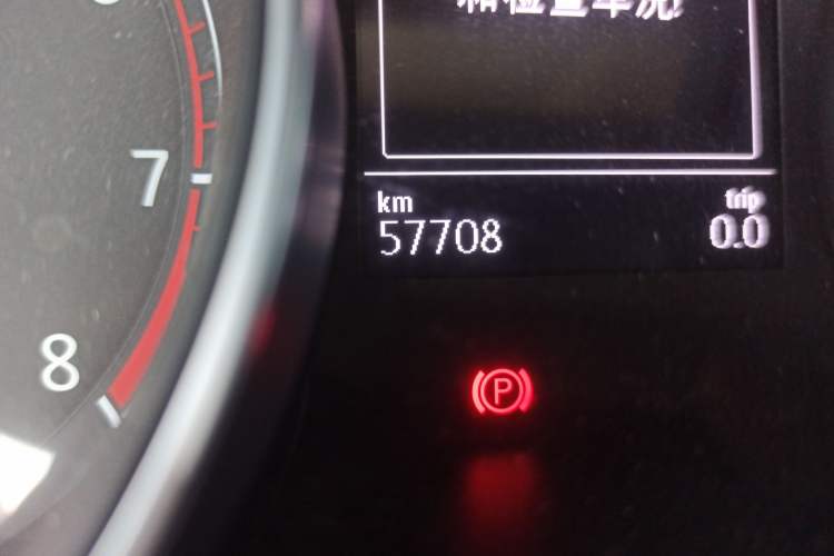 Used Volkswagen Golf 2014 1.6L Automatic Comfort Model Odometer Close Up