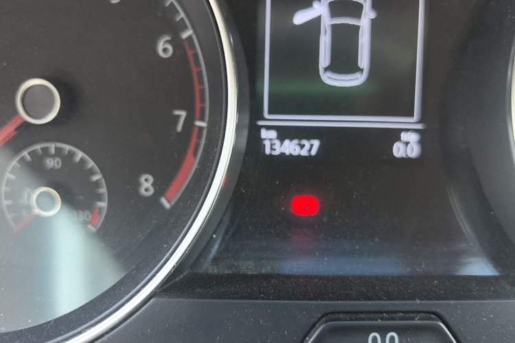 Used Volkswagen Golf 2014 1.4TSI Automatic Luxury Model Odometer Close Up