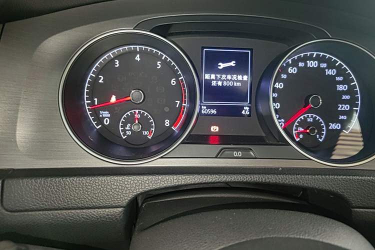 Used Volkswagen Golf 2014 1.4TSI Automatic Luxury Model Odometer Close Up