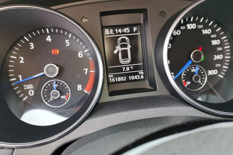 Used Volkswagen Golf 2014 2.0 TSI R Convertible Odometer Close Up