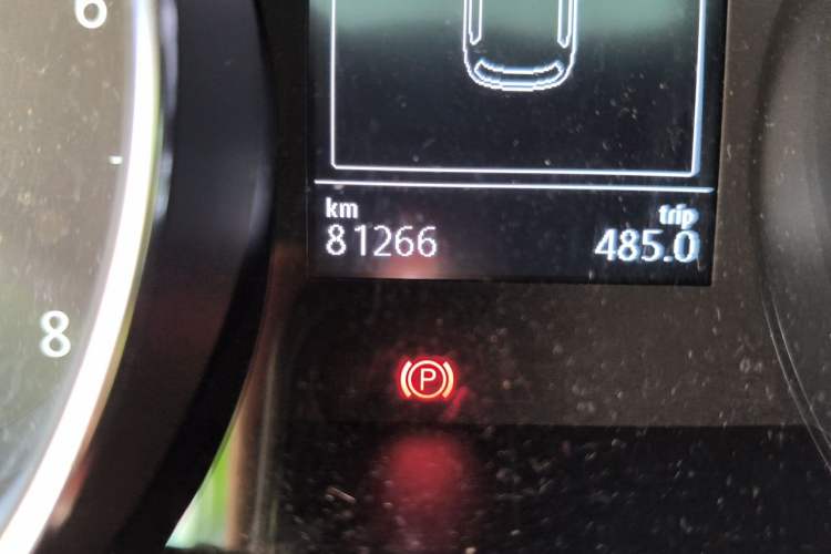 Used Volkswagen Golf 2014 1.6L Automatic Comfort Model Odometer Close Up