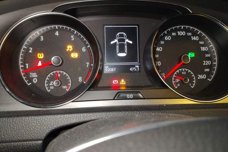 Used Volkswagen Golf 2014 1.4TSI Automatic Comfort Model Odometer Close Up