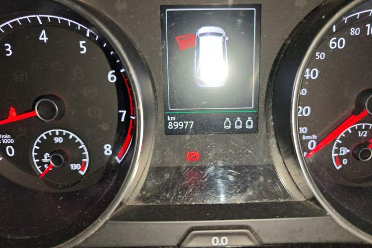 Used Volkswagen Golf 2014 1.4TSI Luxury Travel Edition Odometer Close Up