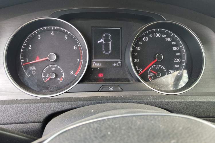 Used Volkswagen Golf 2014 1.4TSI Automatic Comfort Model Odometer Close Up