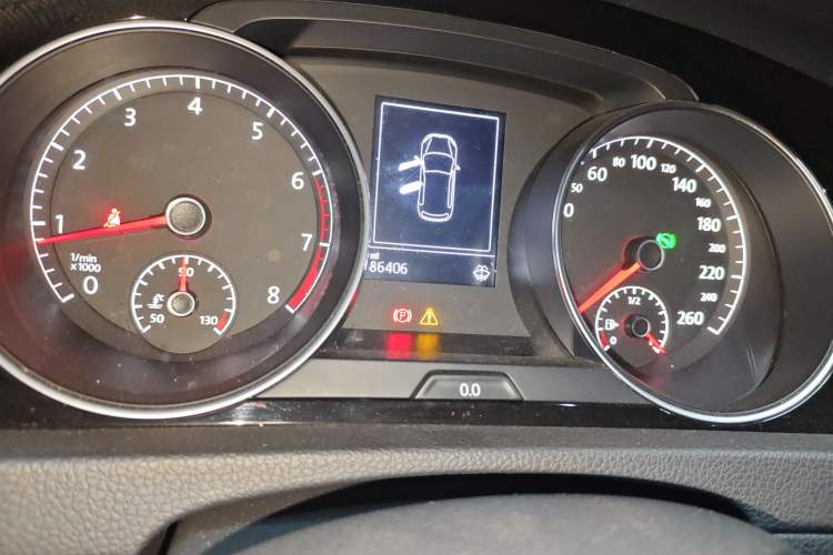 Used Volkswagen Golf 2014 1.4TSI Automatic Flagship Model Odometer Close Up