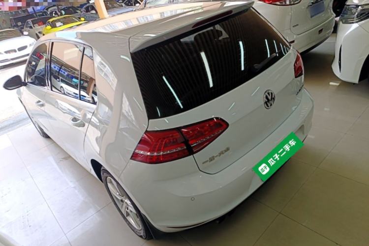 Used Volkswagen Golf 2014 1.4TSI Automatic Luxury Model Rear Left 45 Deg
